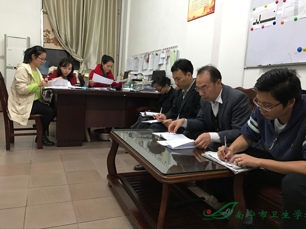 1484005400789805.jpg 支部党员认真做学习笔记_副本2.jpg