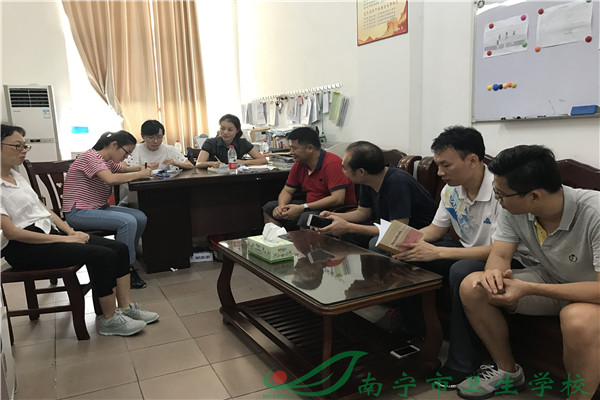 1499248736774658.jpg 1.黎塘校区行政工作党支部举行组织生活会.jpg